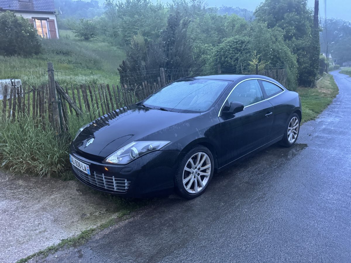 LAGUNA COUPE INITIALE BOUTE AUTO FULL