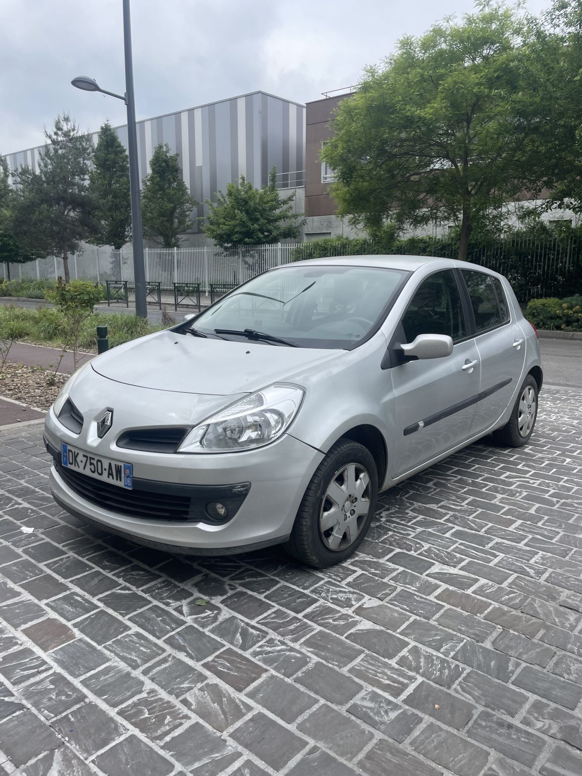 Renault Clio 3 1.6 110ch BOÎTE AUTO