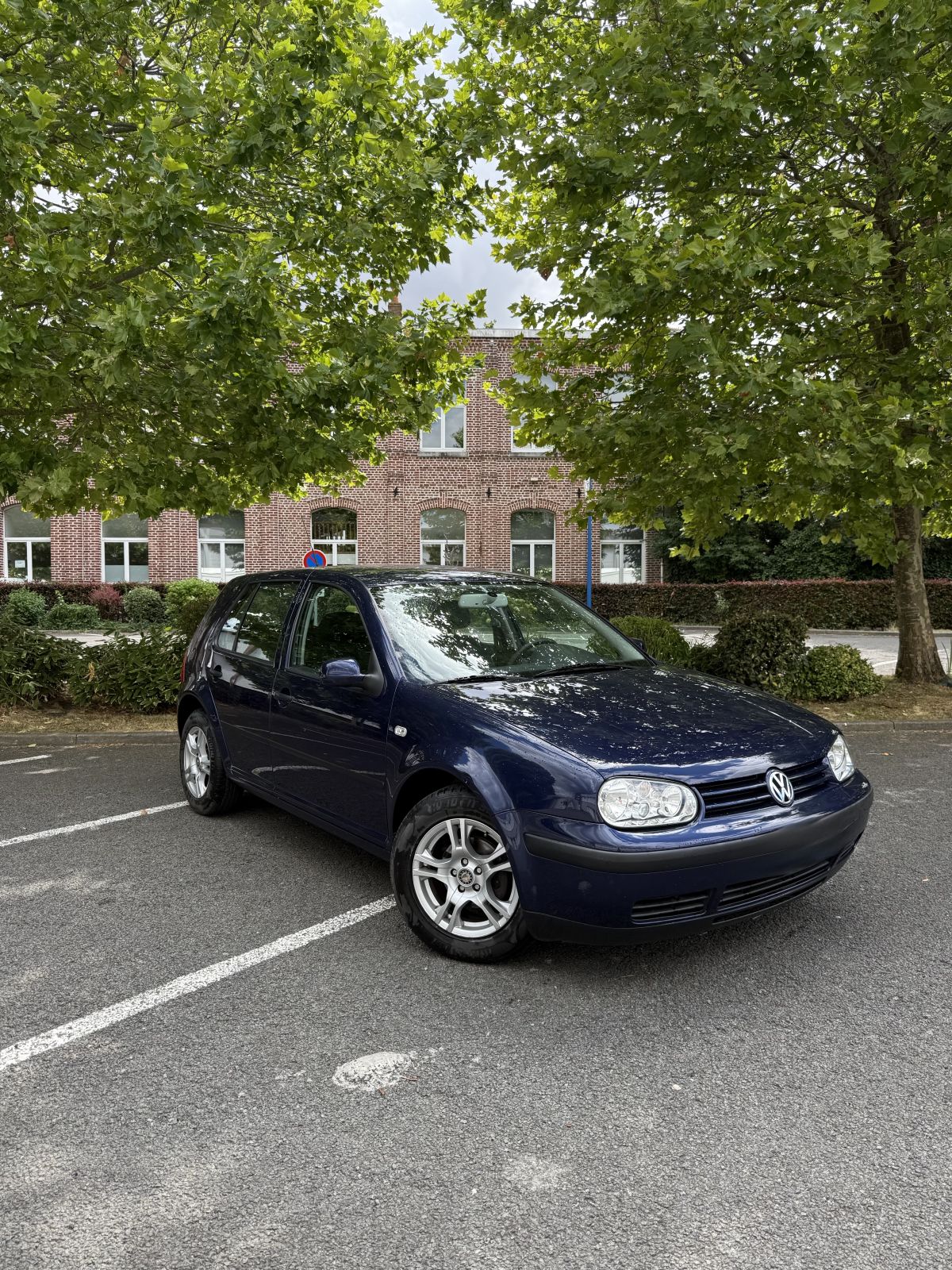 VOLKSWAGEN GOLF IV 1.6 ESSENCE 105ch 83 500km