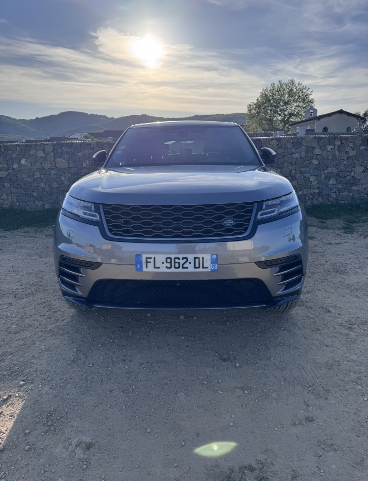 range rover Velard v6 300chv