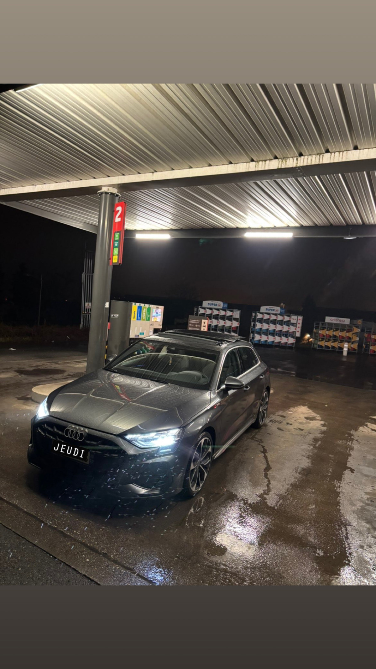 Audi A3 2X S Line 2025 Gris Daytona