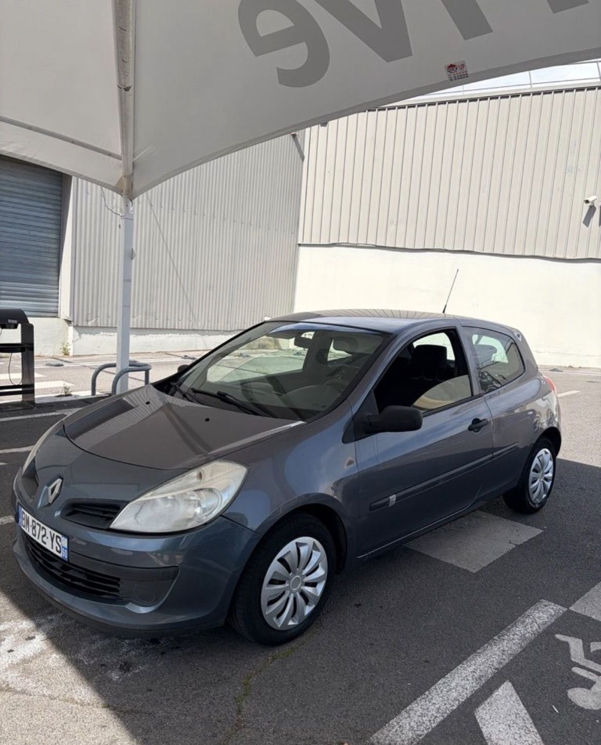 Clio 3 1.4i 98cv