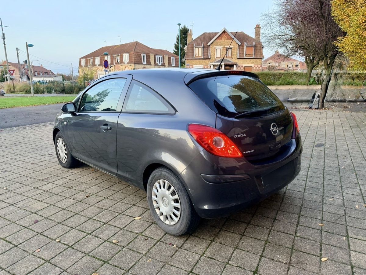 Opel Corsa 1.0i 65 CH