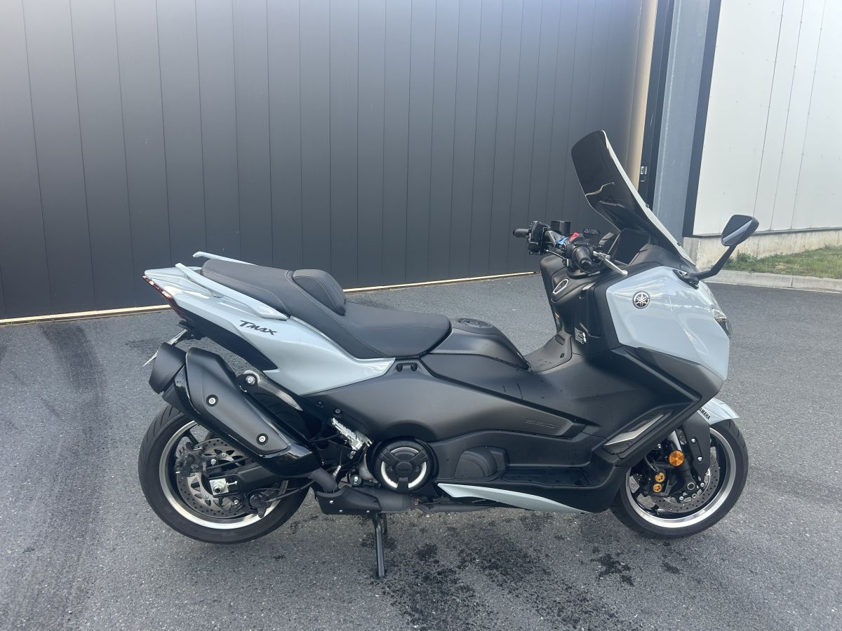 Yamaha Tmax 2025