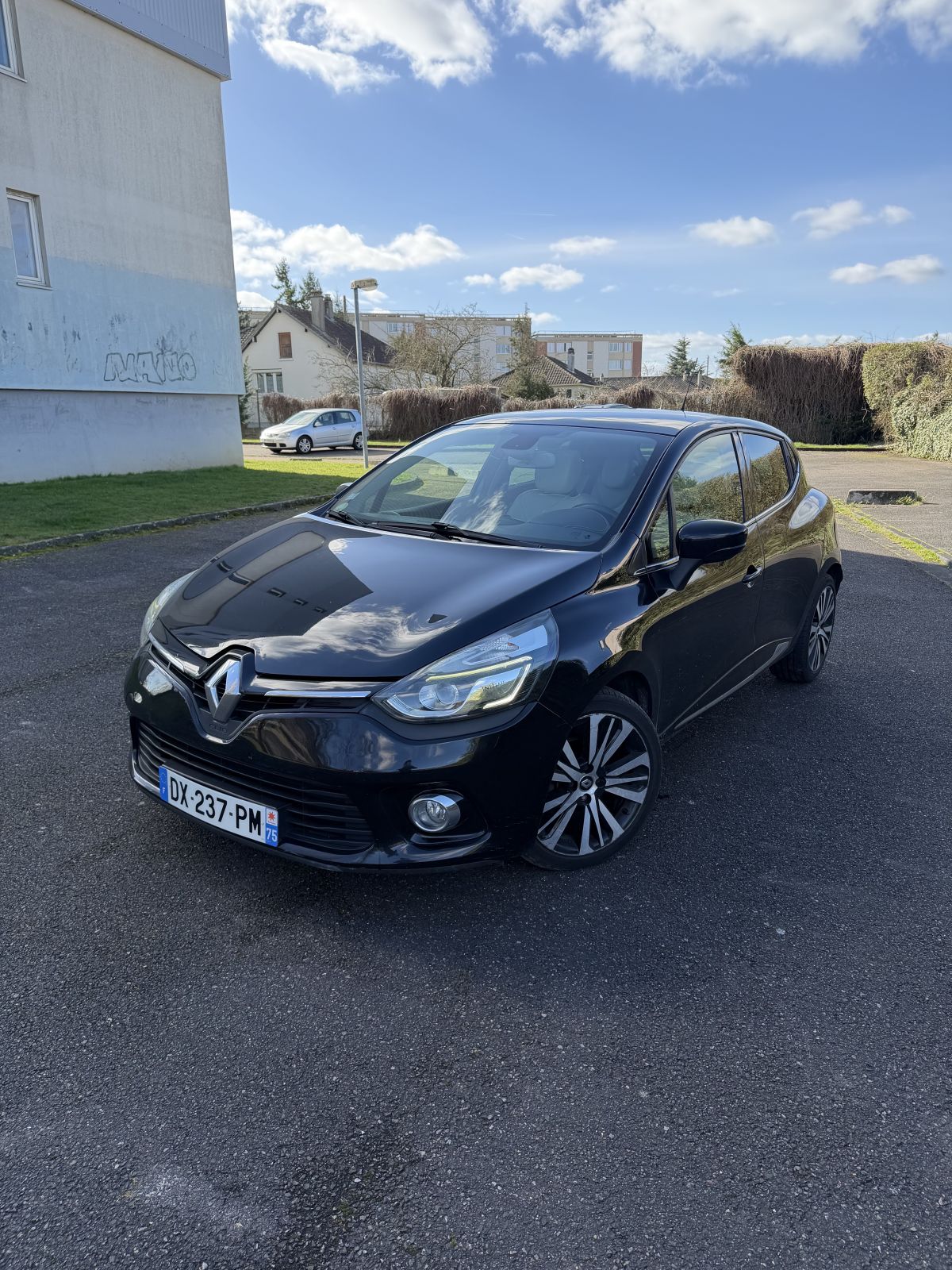 Renault Clio IV INITIALE PARIS