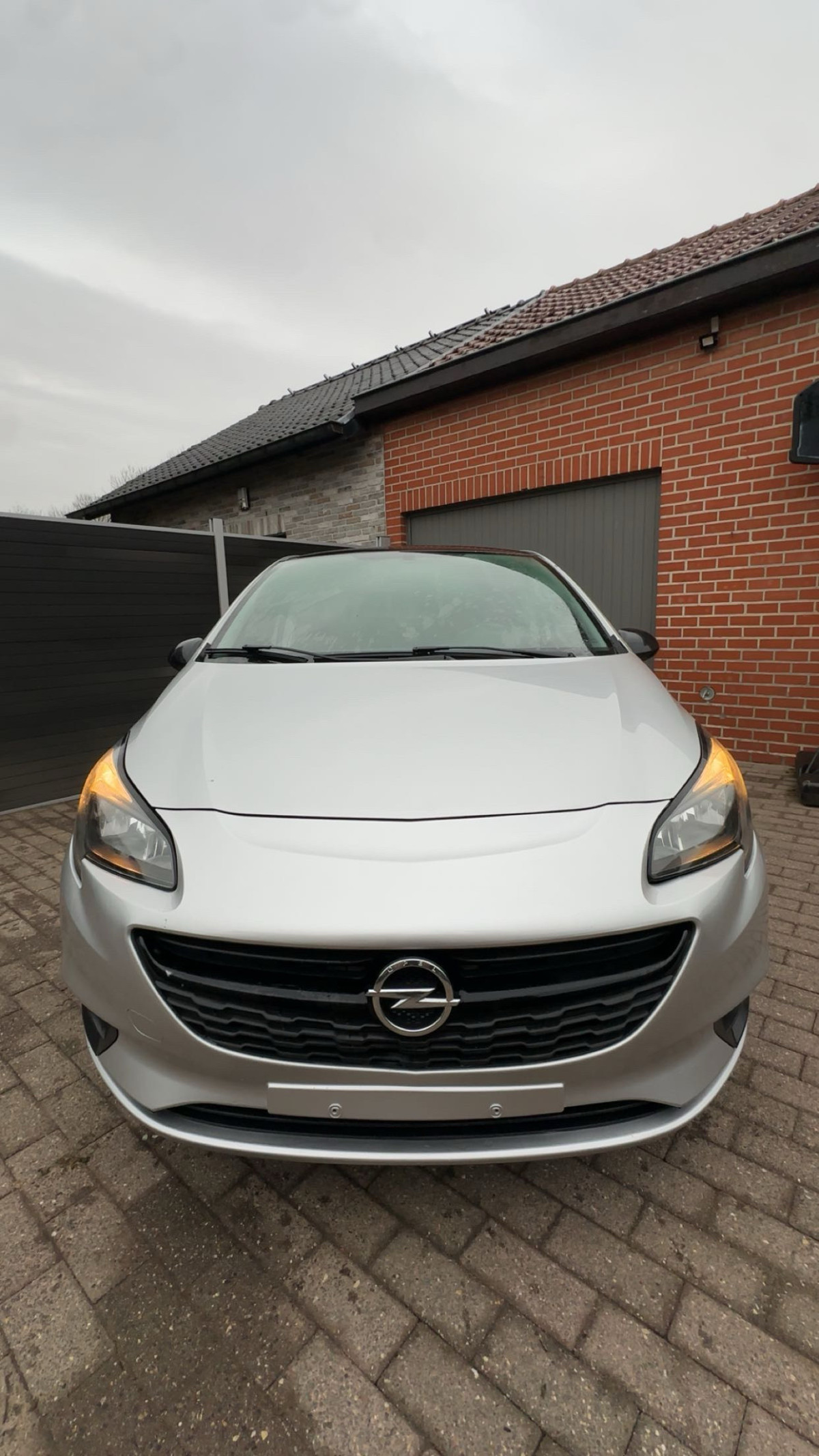 Opel corsa 2015 essence