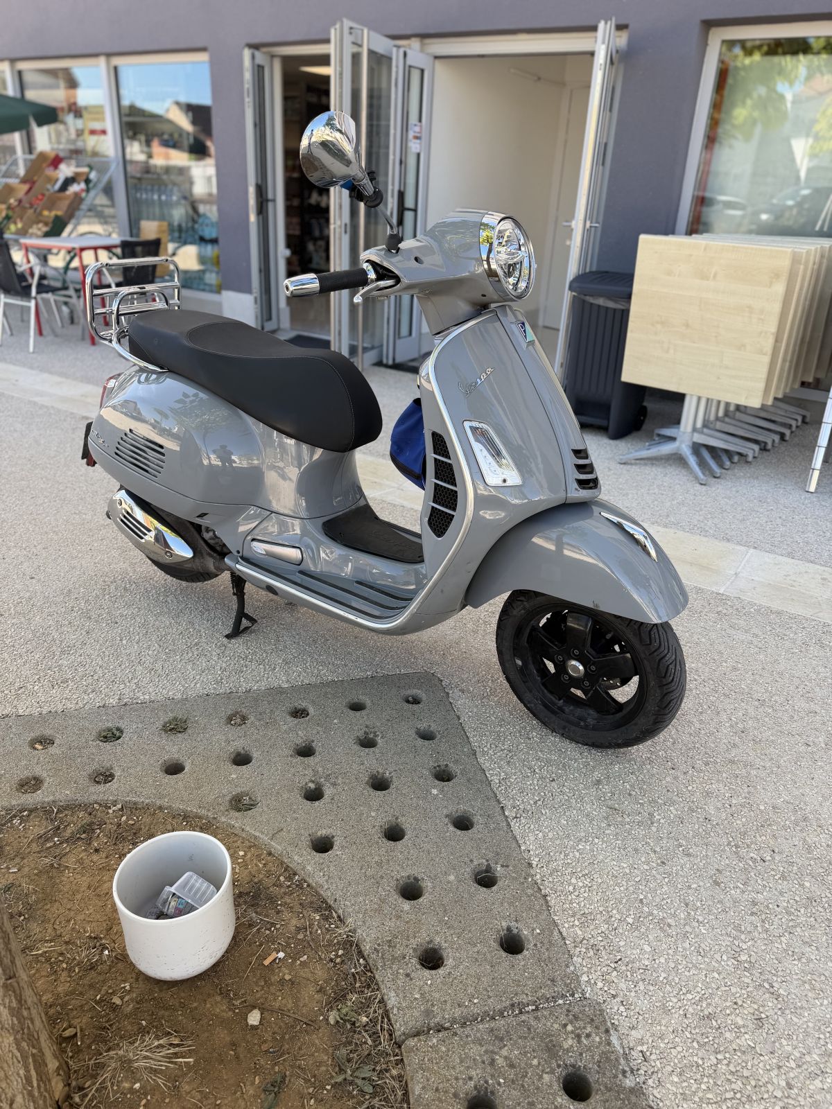 vespa 300 gts