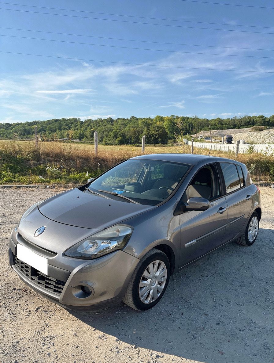 RENAULT CLIO 3 TOMTOM – 1.5 dCi 90ch – 2011