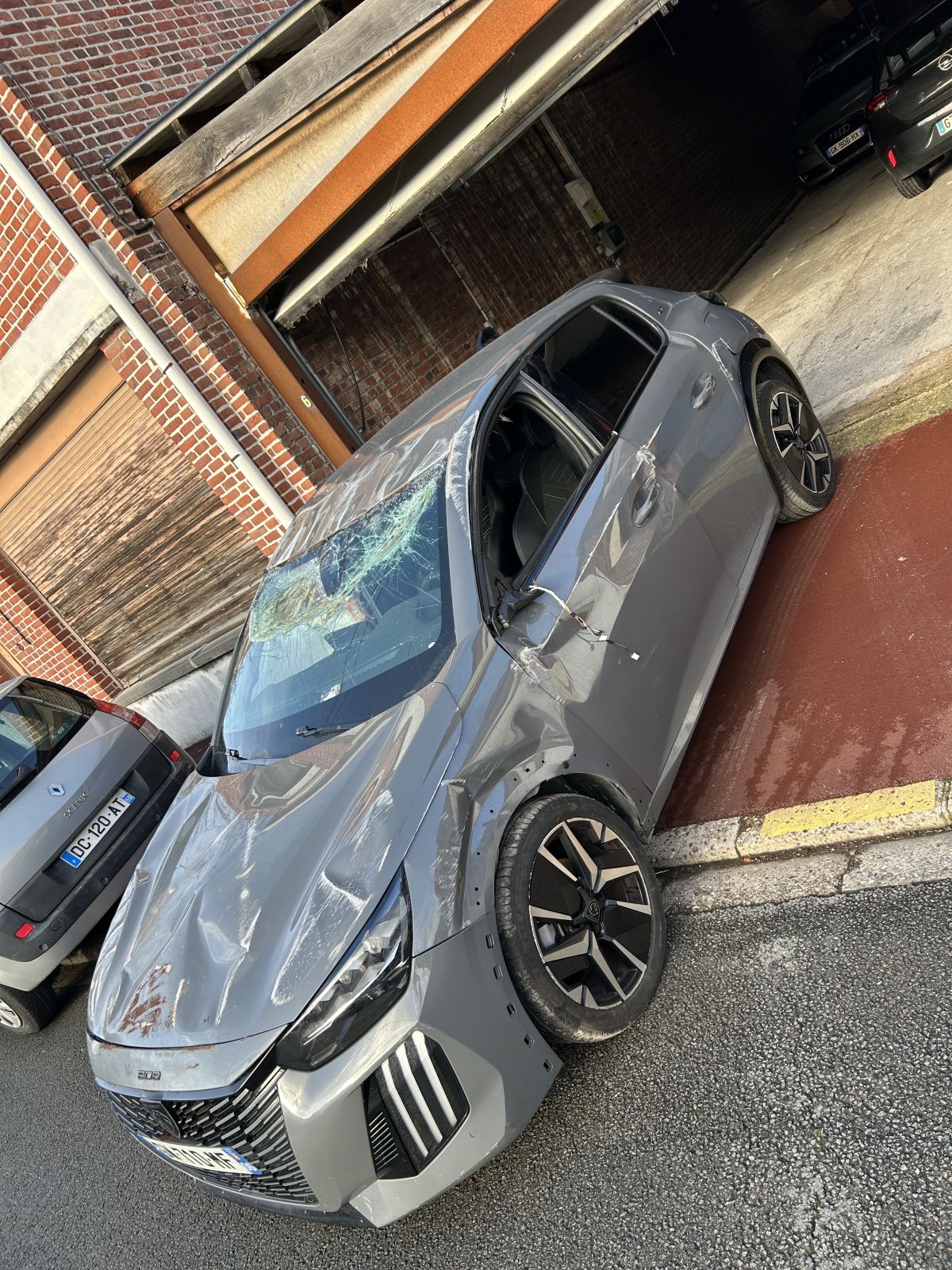 208 gt 145cv année 2024 9000kms