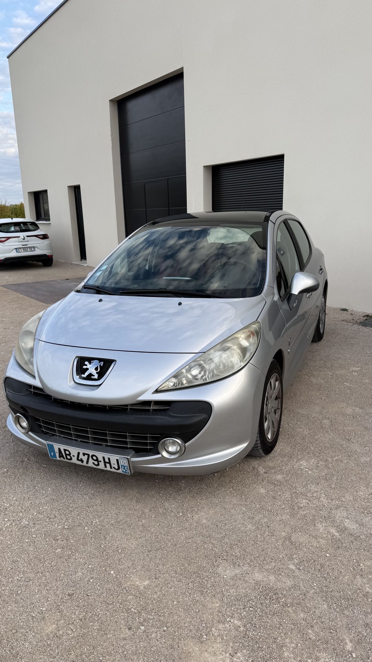 Peugeot 207 édition 64 1.6L HDI