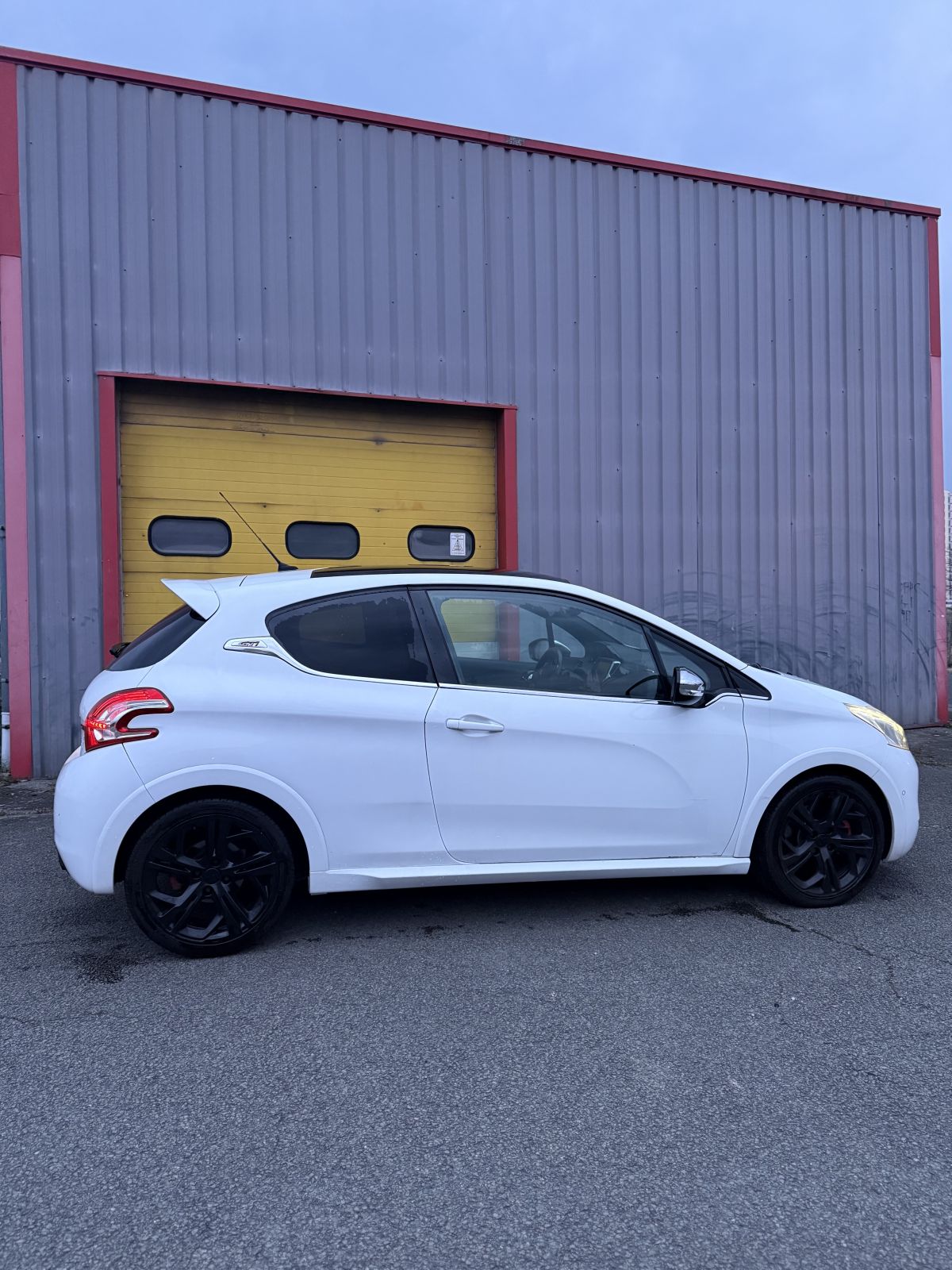 208 gti