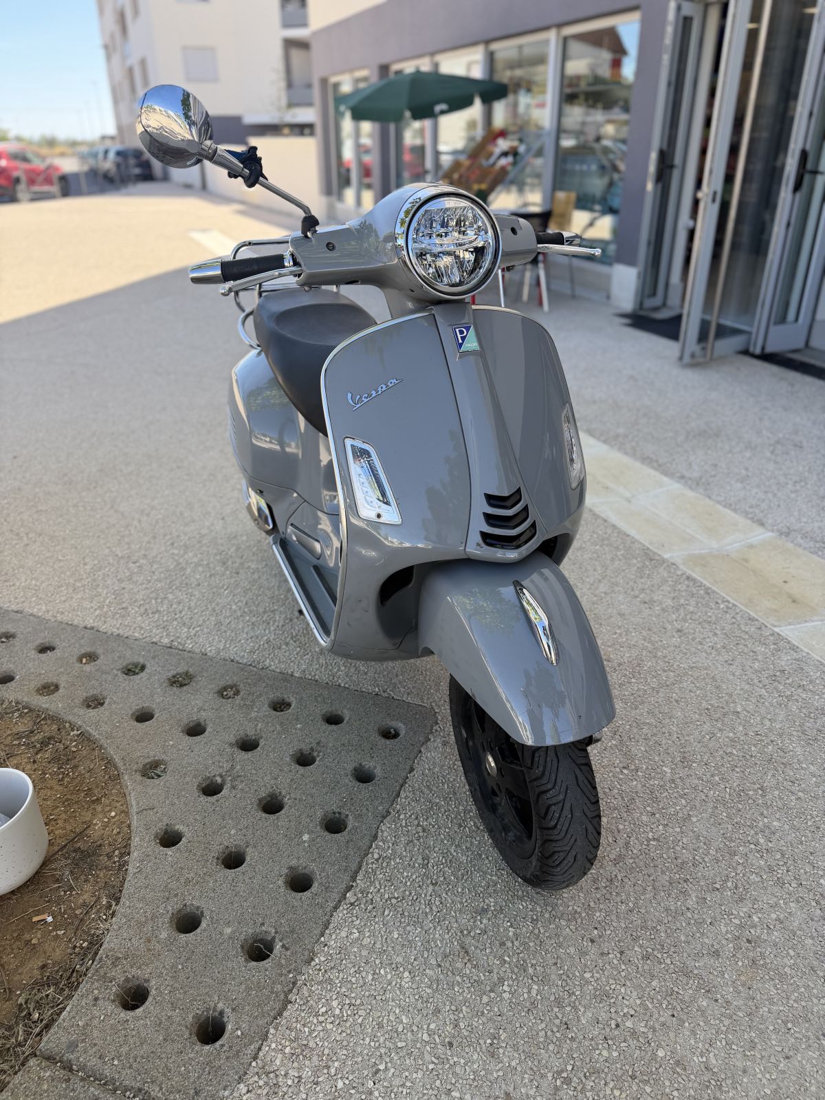 vespa 300 gts