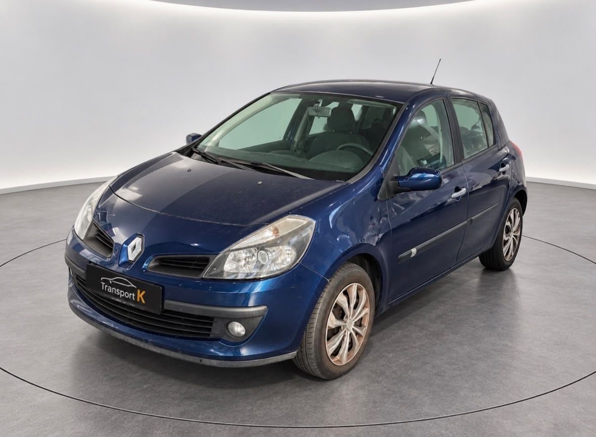 RENAULT CLIO III 1.2 16V 75Confort Dynamique / Attelage
