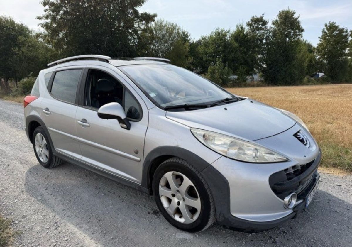Photo de Peugeot 207 sw Outdoor 1.6 HDI