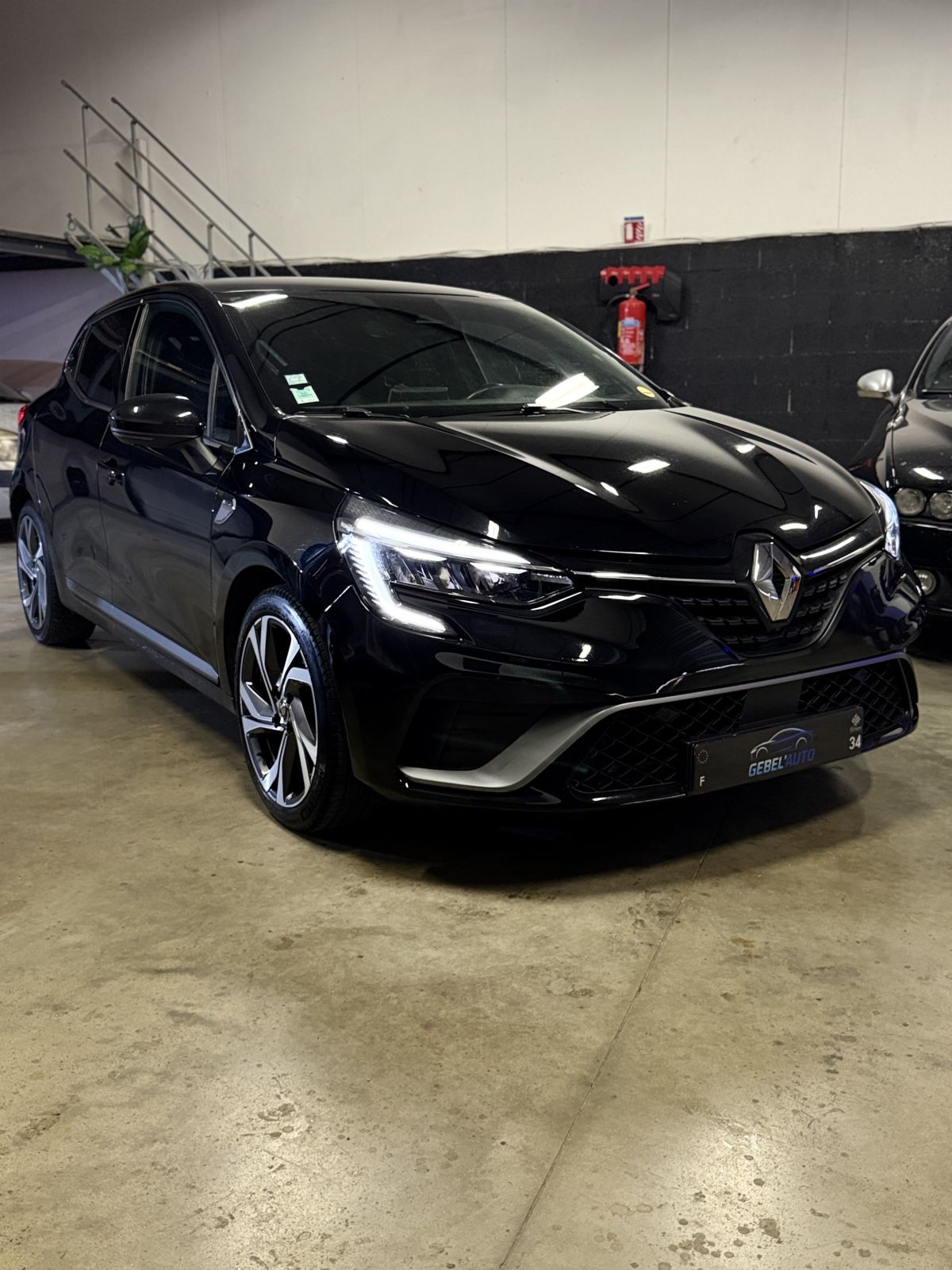 CLIO V RS LINE