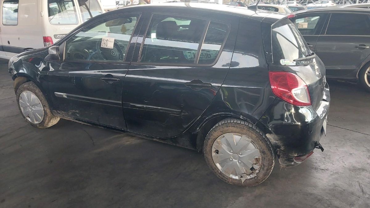 Clio 3 accidenté