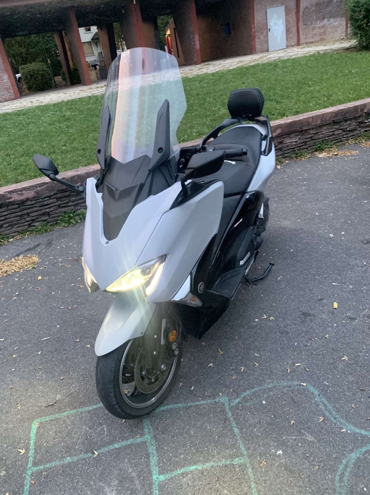 Carte grise tmax 530dx 2019