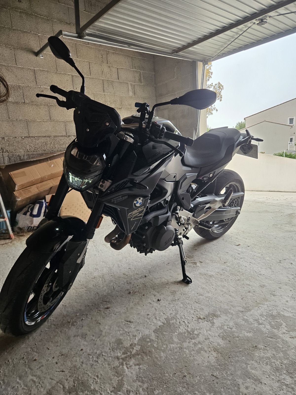 F900R TRIPLE BLACK SHIFTER PRO ÉDITION
