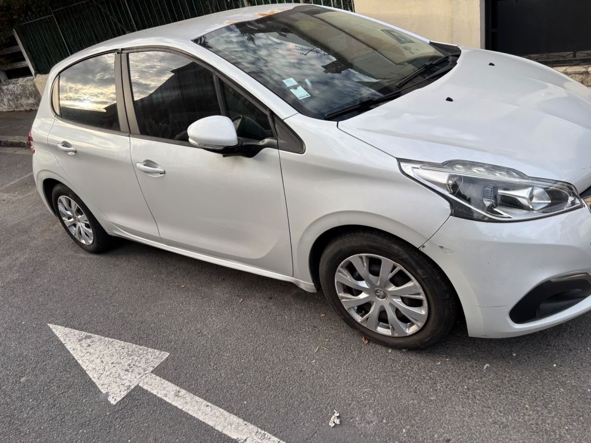 Photo de Peugeot 208 1.6l bluehdi