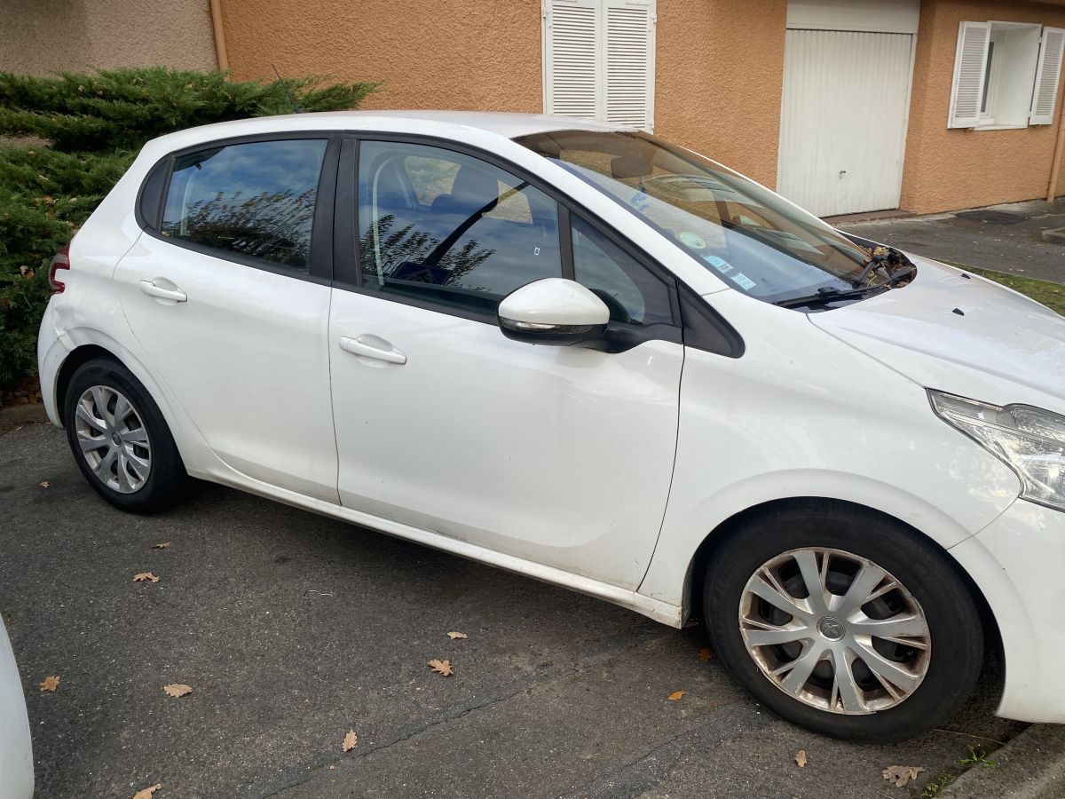 Peugeot 208 1.6hdi 75ch