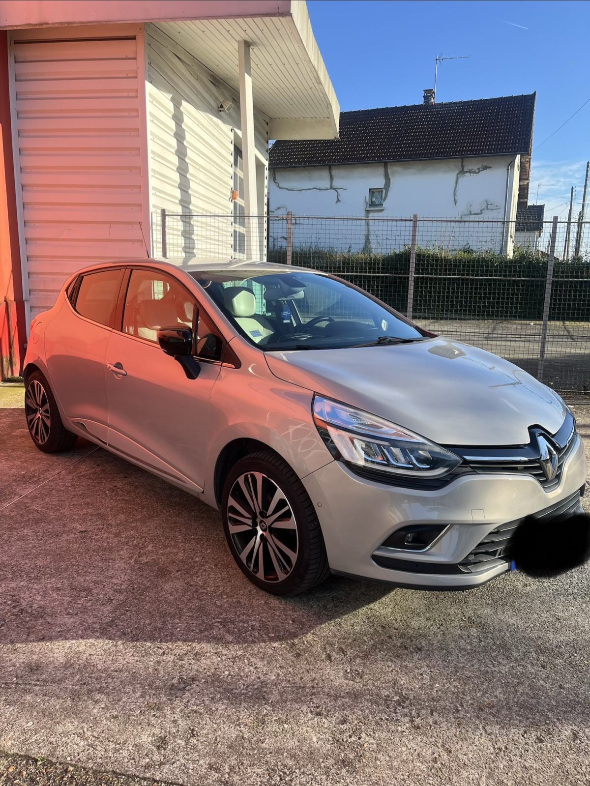 Clio 4 initiale Paris