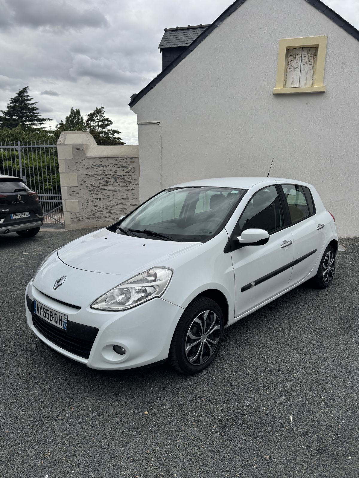 RENAULT Clio 35 Portes Phase 2 1.2 i 16V eco2 75 cv