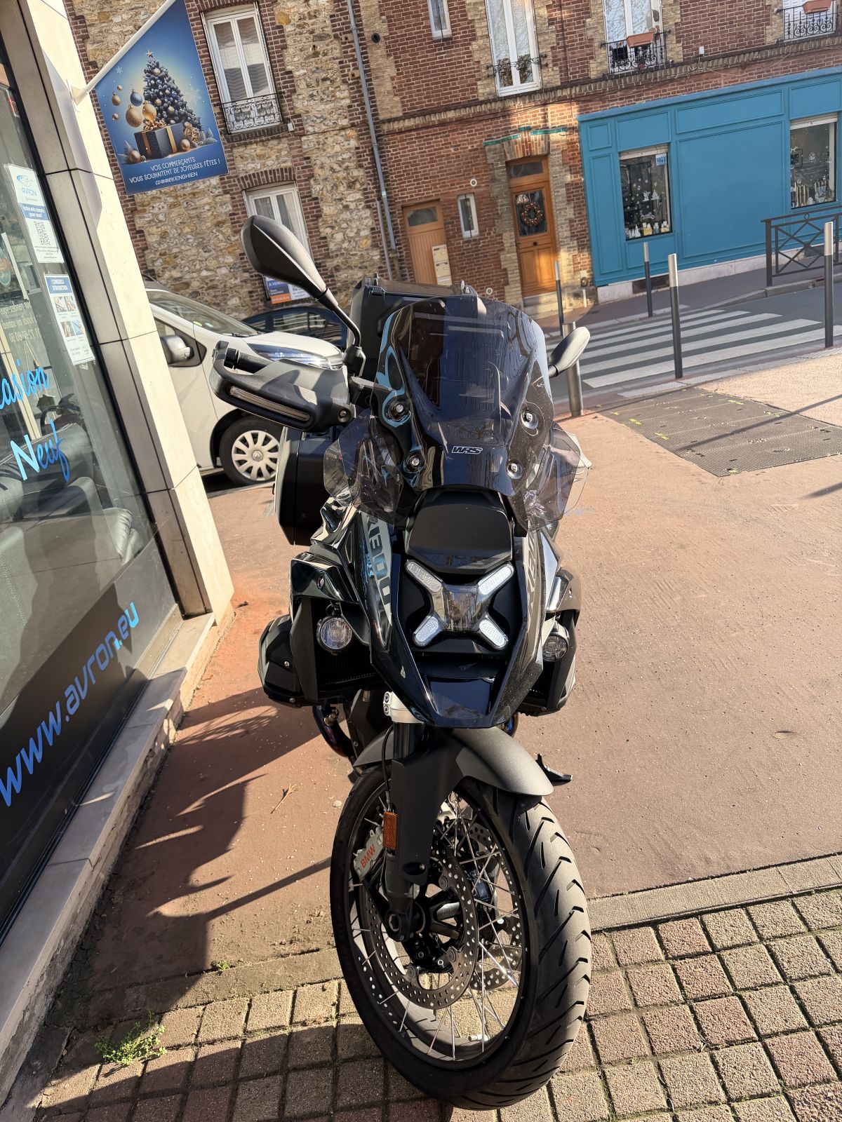 Gs1300 Triple black 2024