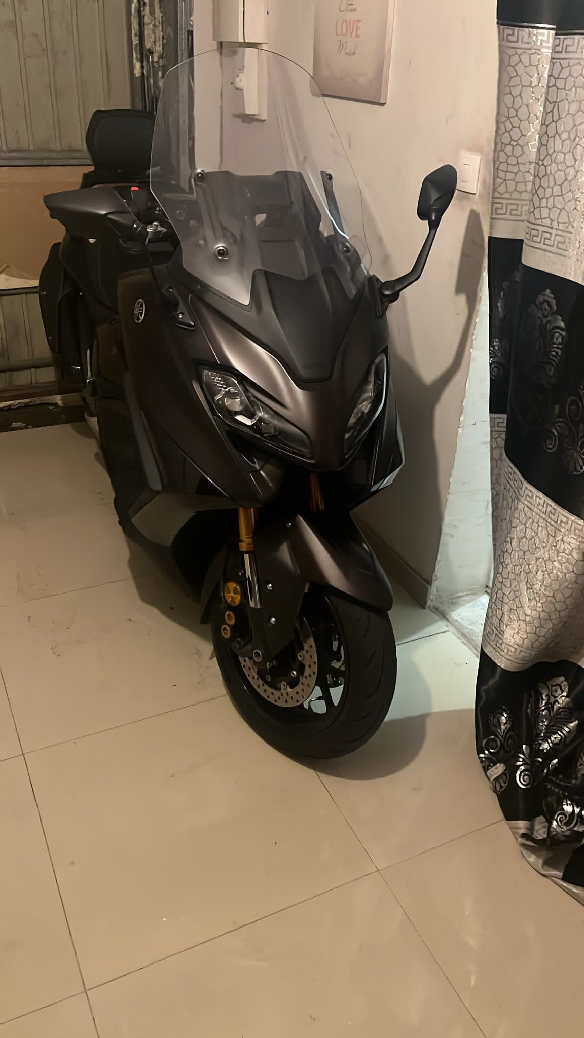 YAMAHA TMAX 2024