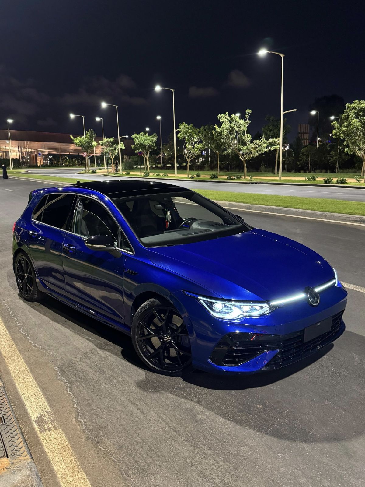 Photo de GOLF 8 R FULL OPTIONS