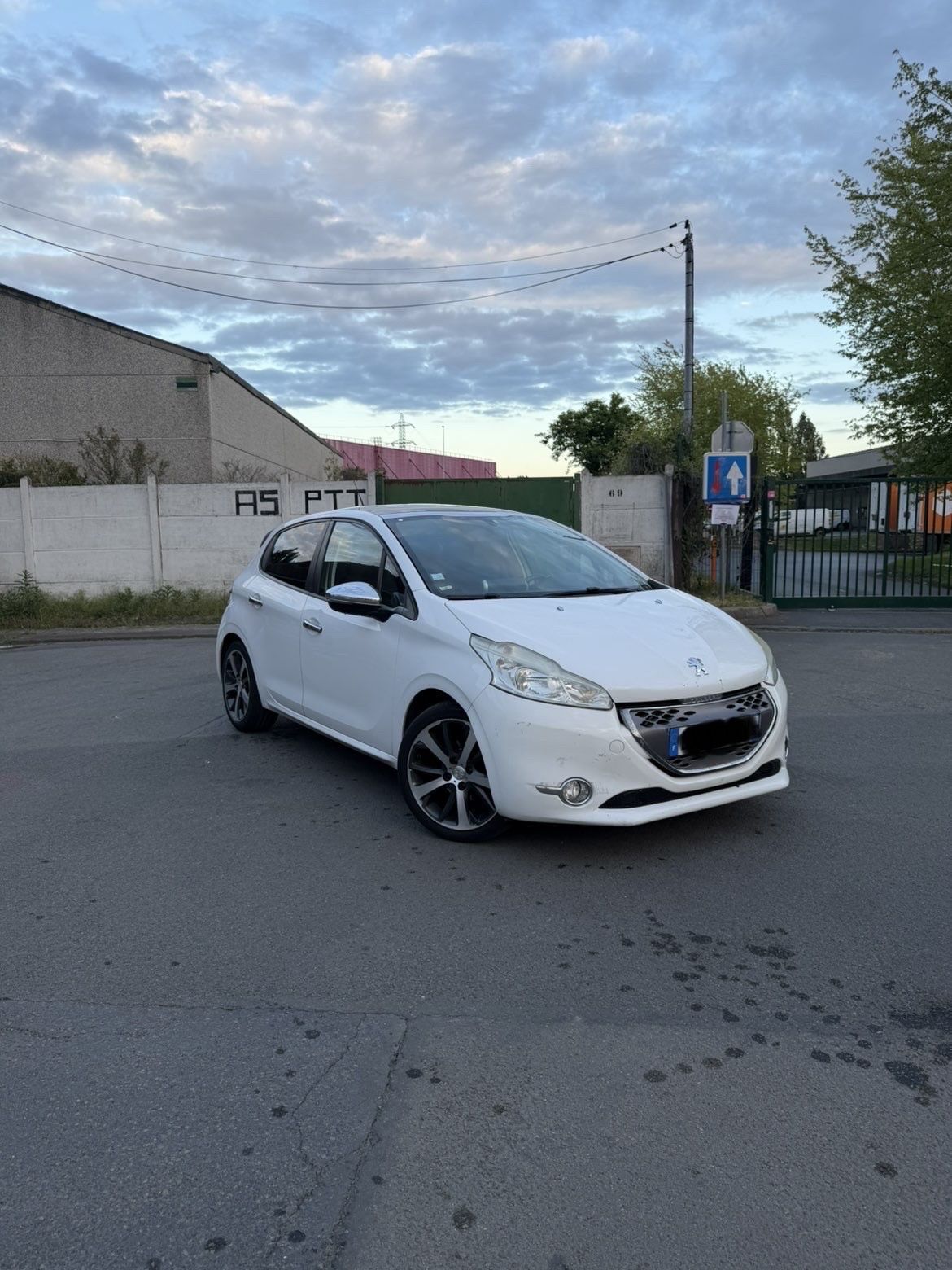 Peugeot 208
