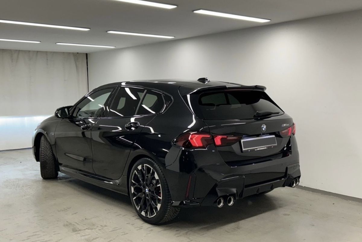 BMW M135 xDrive 300 cv full catalogue Française 🇫🇷