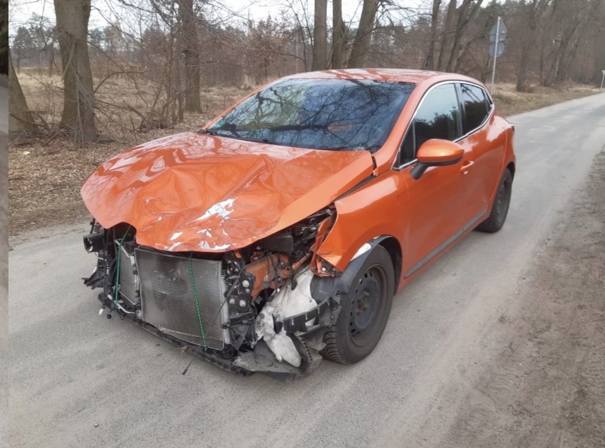 RENAULT CLIO 5 intense accidenter