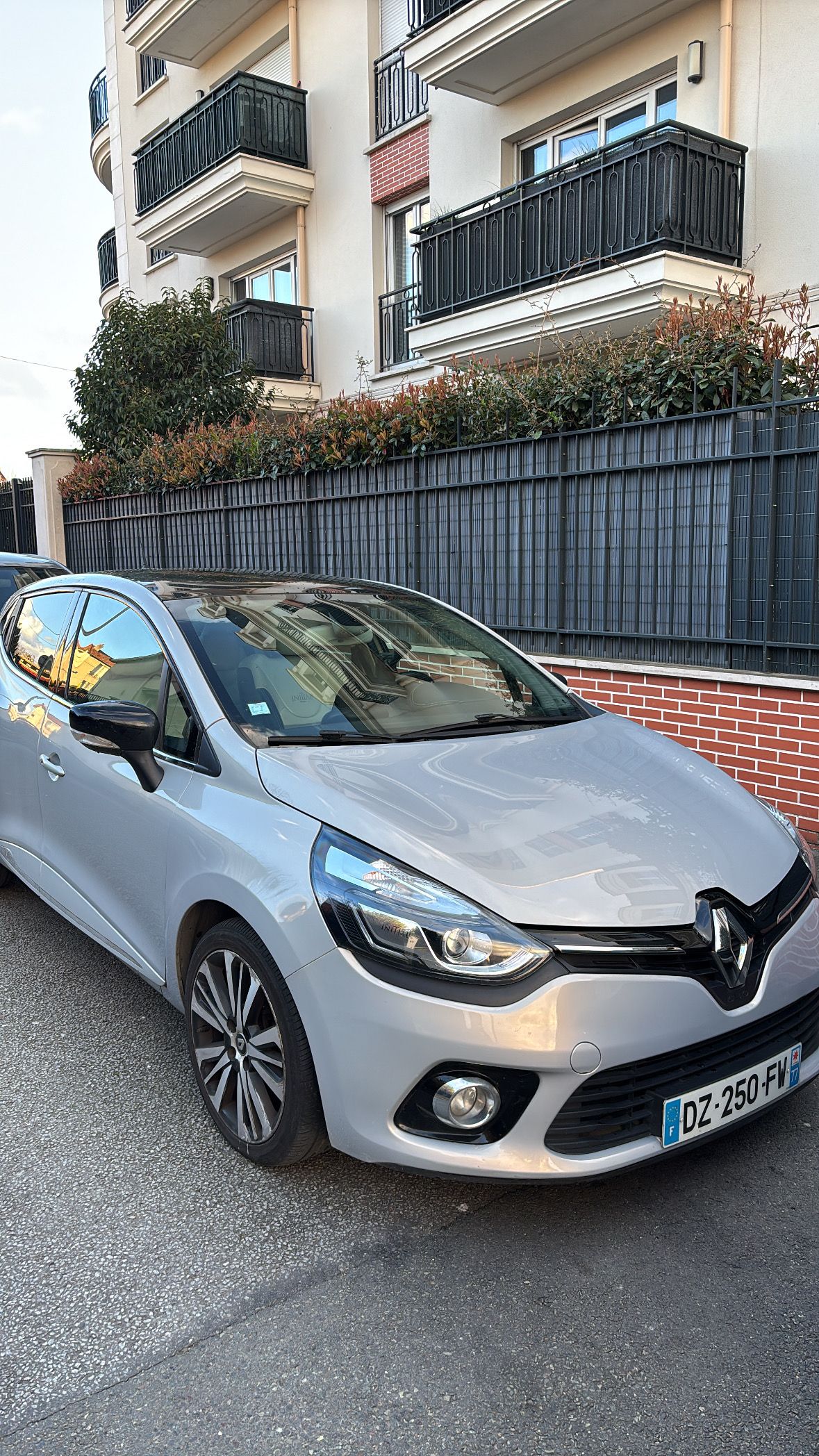 Clio 4 initiale Paris