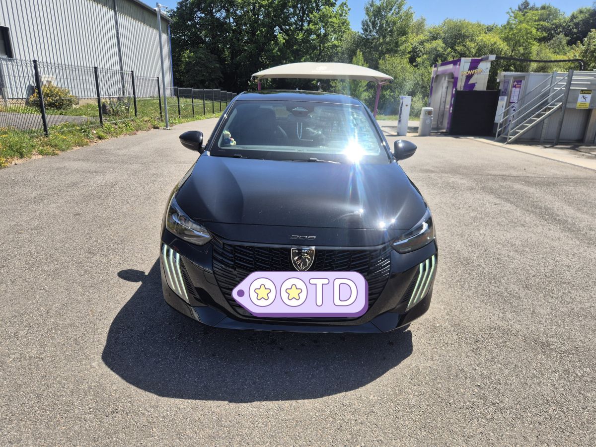 Peugeot 208 hybrid 145chvx année 2025